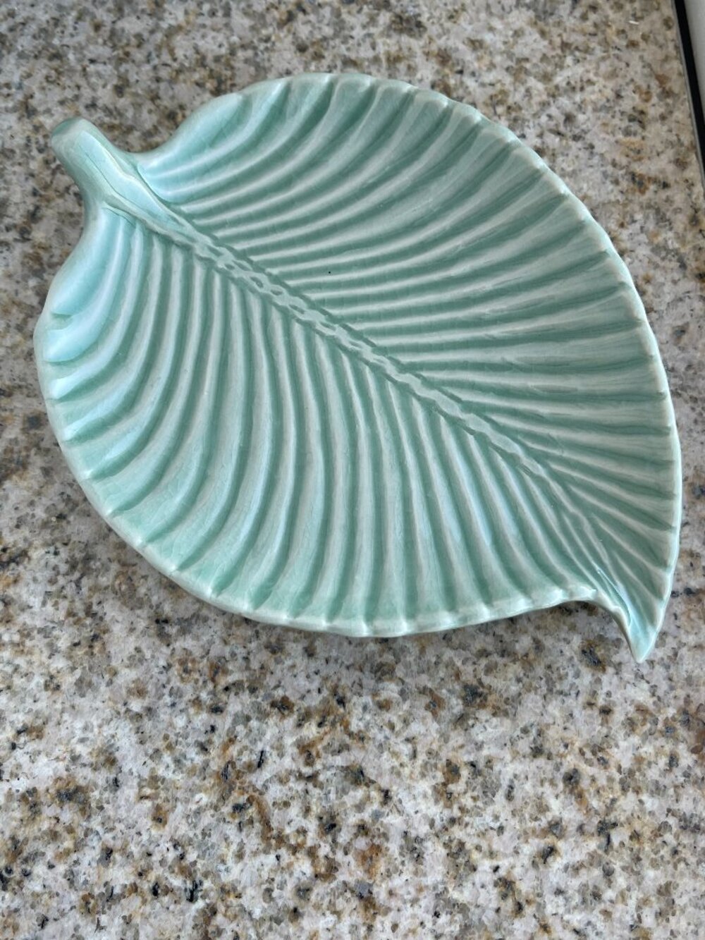 Asian Korea Porcelain Celadon Leaf Dish